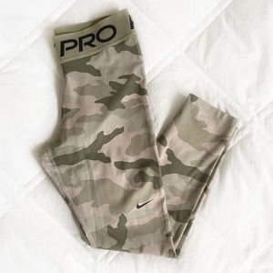 Nike Pro cropped Camo legging